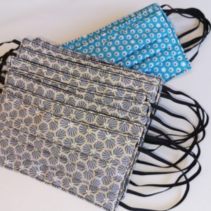 Masque barrière en coton gris et PUL noir réversible – Image 2