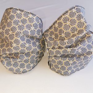Masque barrière en coton gris et PUL noir réversible – Image 5