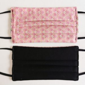 Masque barrière en coton rose et noir réversible – Image 3